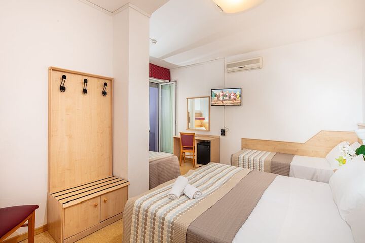 Room 16 of 50