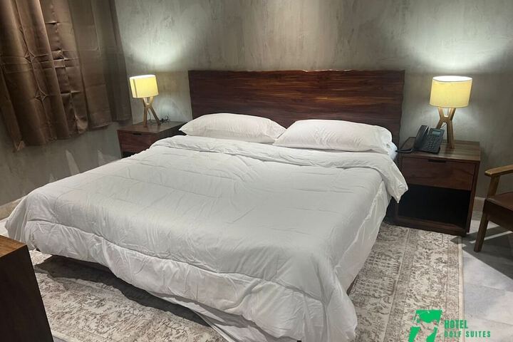 Room 5 of 17