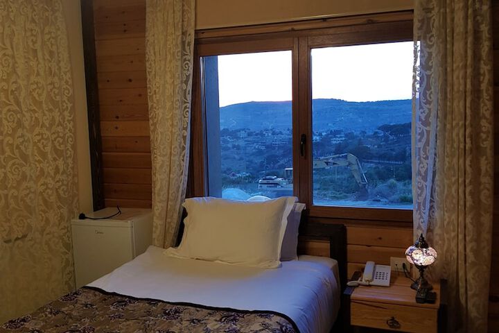 Room 6 of 22