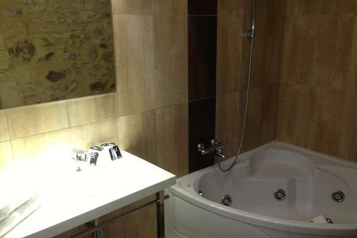 Room 15 of 29
