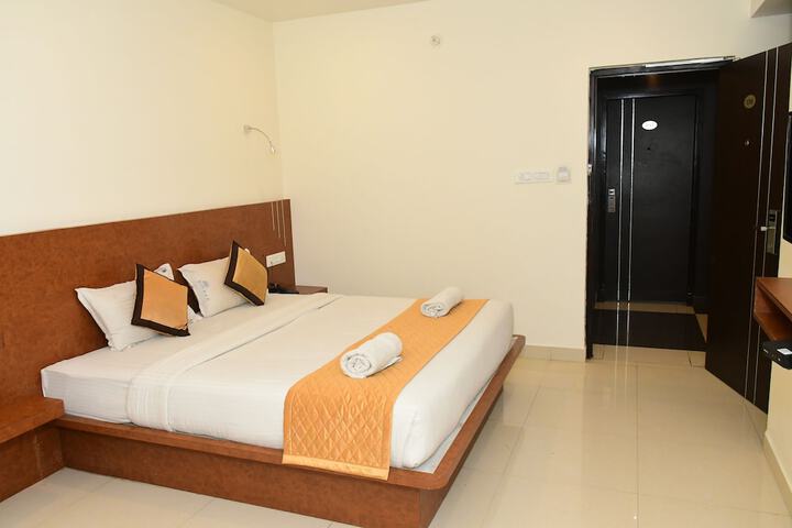 Room 2 of 55