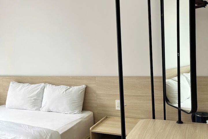 Room 12 of 43