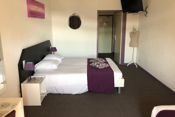Room 15 of 49