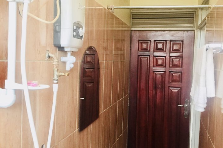 Room 13 of 19