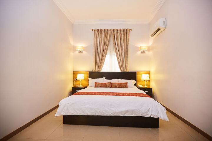 Room 4 of 23
