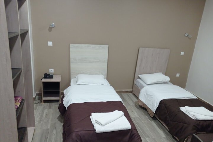 Room 6 of 14