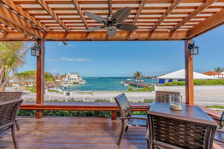 Hotel View 350 of 363
