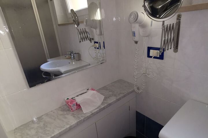 Room 30 of 45