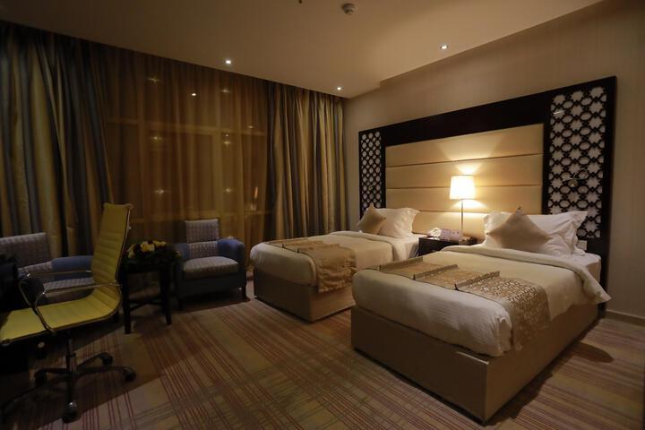 Room 19 of 48