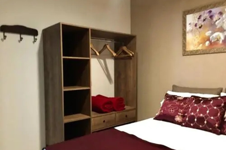 Room 4 of 14