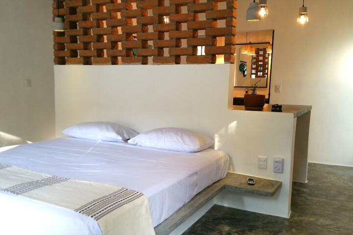Room 4 of 125