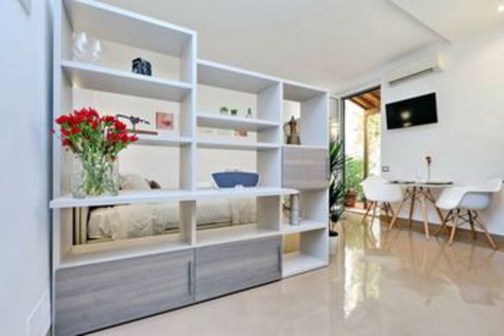 Room 14 of 27