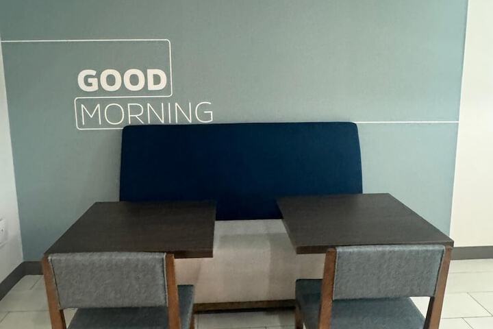 Breakfast/Coffee Service 33 of 48