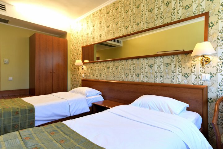 Room 12 of 45