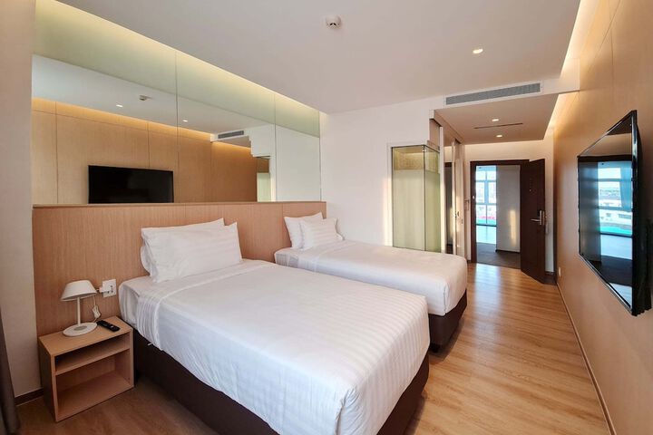 Room 16 of 41