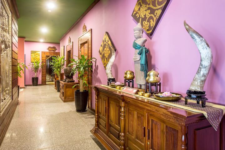 Ballroom/Hall 126 of 145
