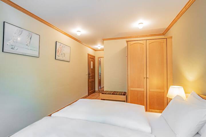 Room 40 of 82