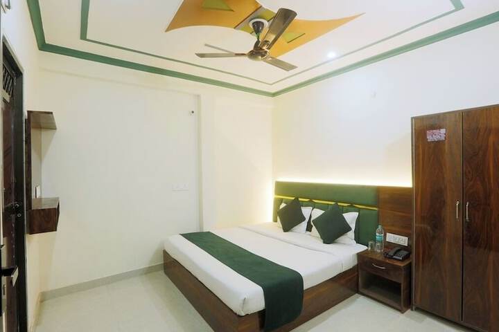 Room 3 of 111