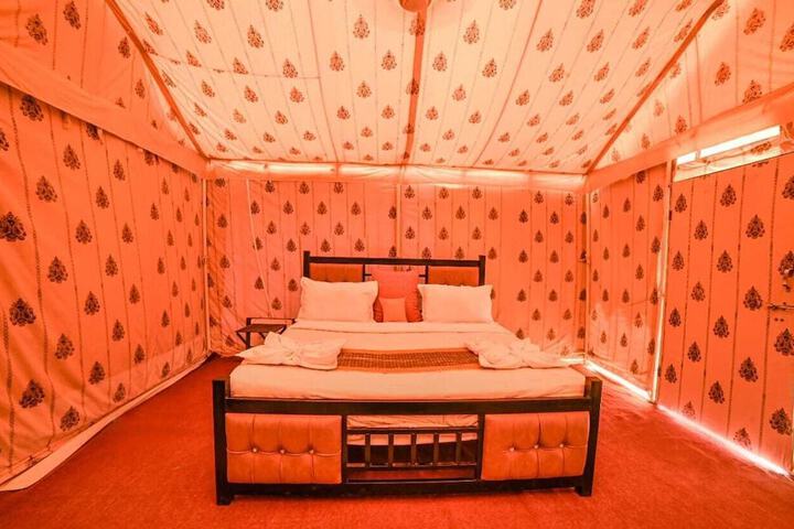 Room 5 of 14