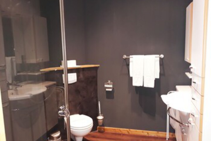 Room 8 of 41
