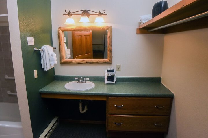 Room 6 of 11