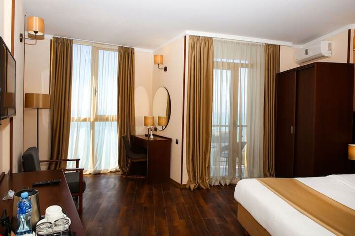 Room 32 of 104