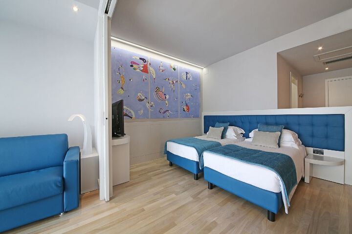 Room 5 of 35