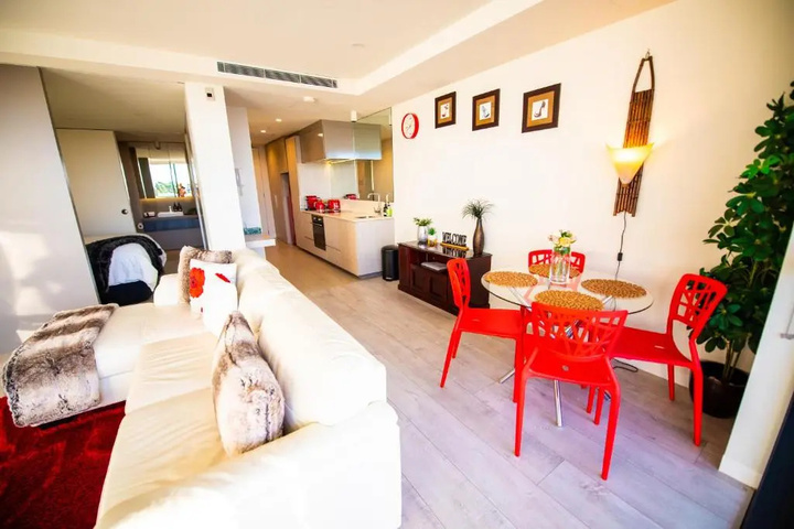 Room 4 of 20