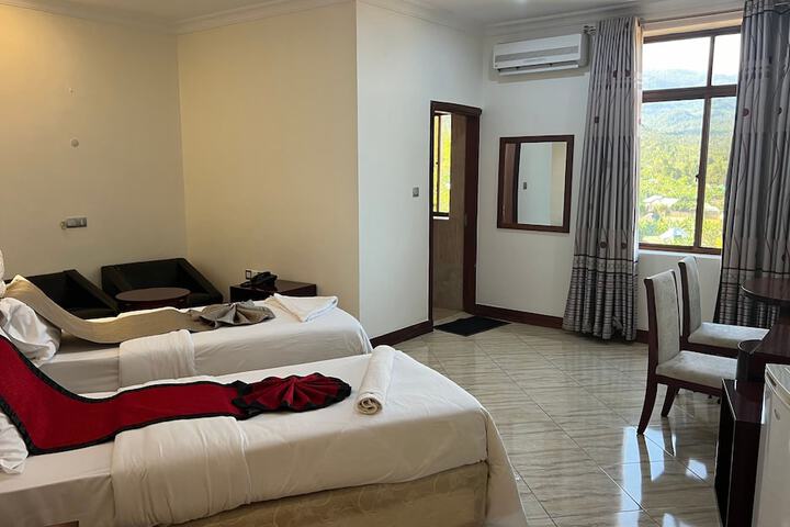 Room 14 of 37