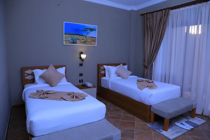 Room 9 of 36