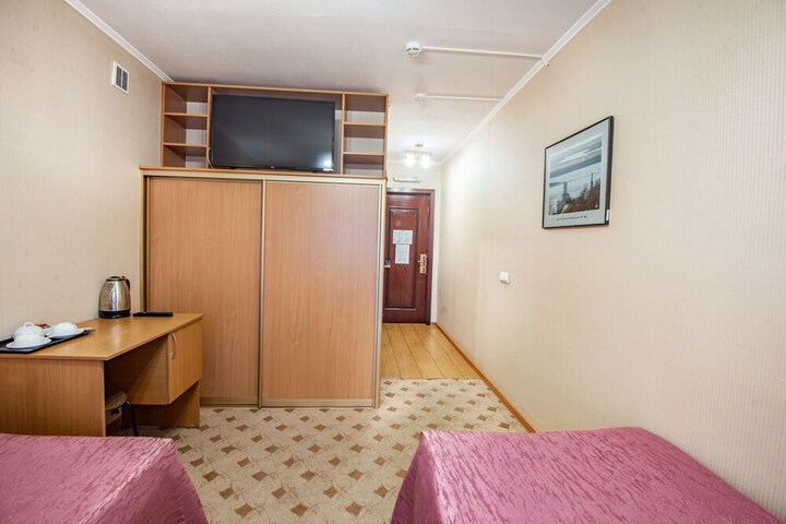 Room 15 of 42