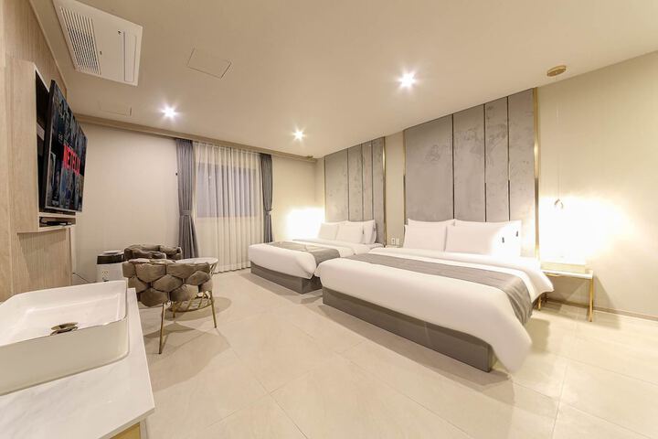 Room 30 of 45