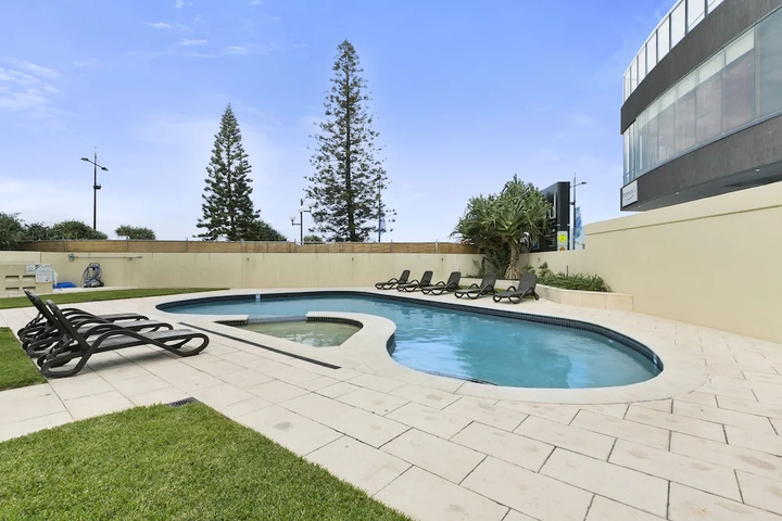 Pool 7 of 12