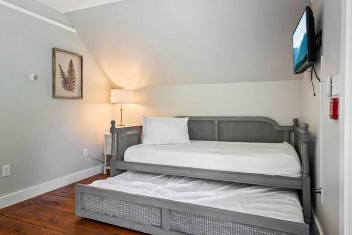 Room 211 of 431