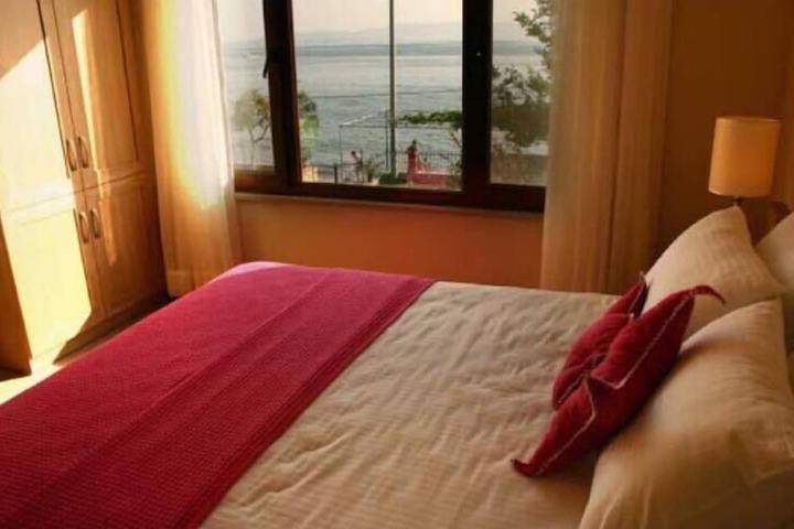 Room 2 of 14
