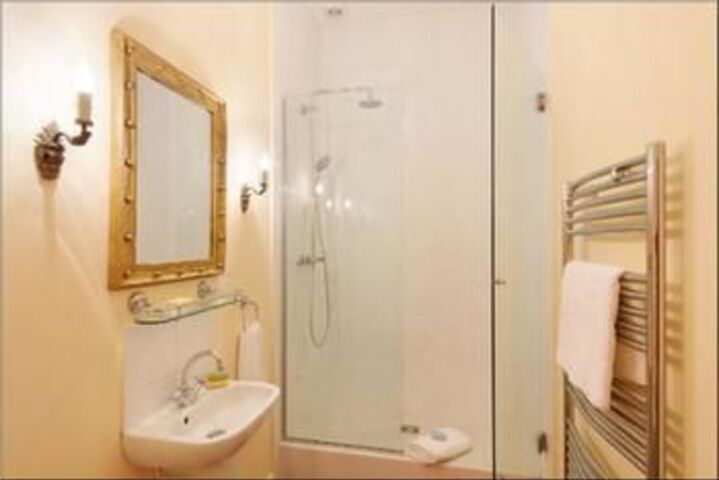 Room 4 of 21