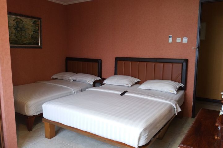 Room 13 of 63