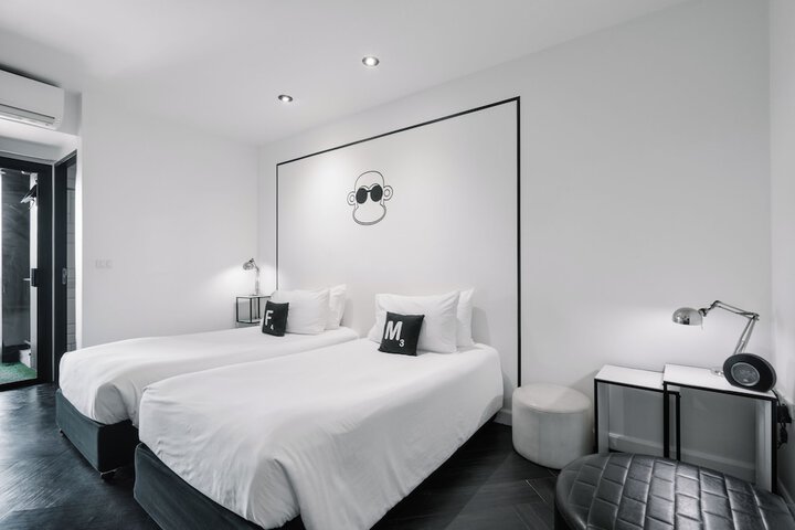 Room 8 of 51