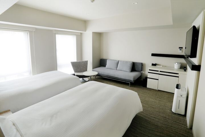 Room 11 of 30
