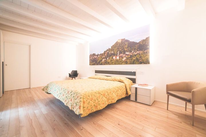 Room 18 of 40