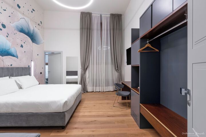 Room 27 of 67