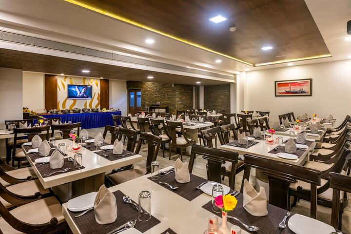 Dining 105 of 136