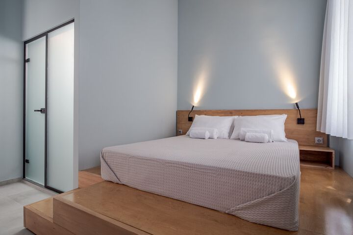 Room 4 of 23