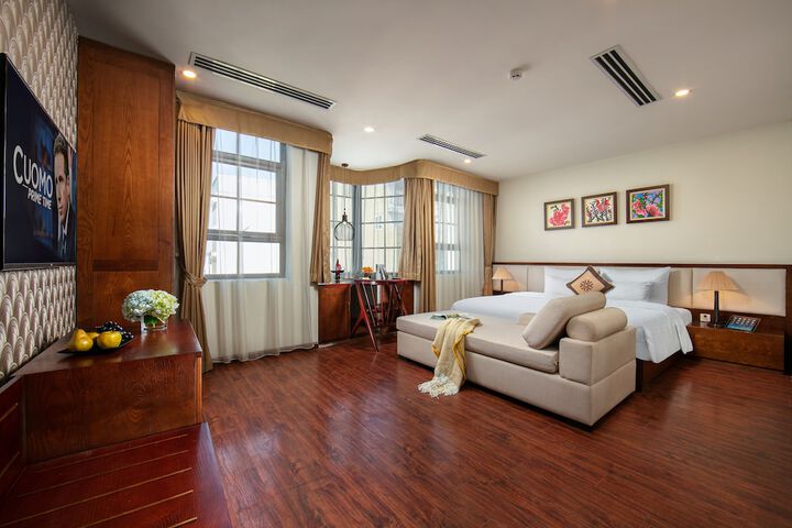 Room 4 of 52