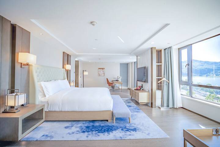 Room 25 of 131