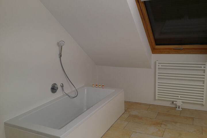 Room 27 of 50