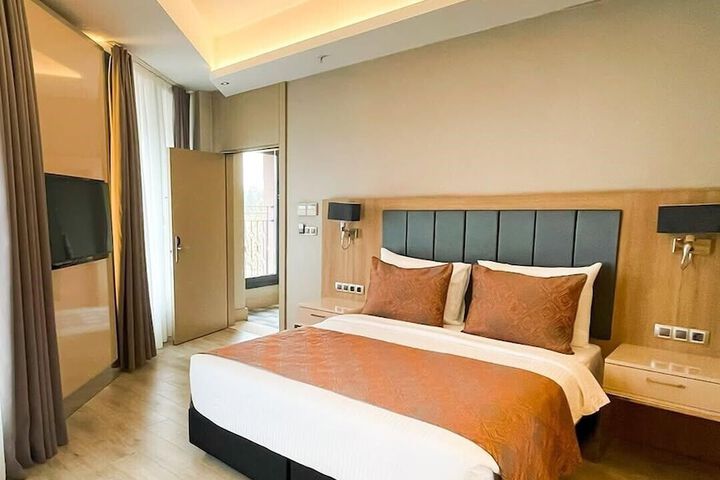 Room 8 of 21