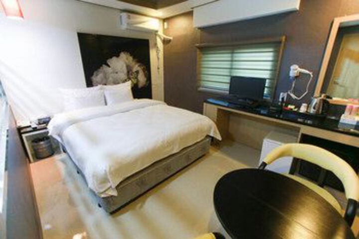 Room 15 of 44