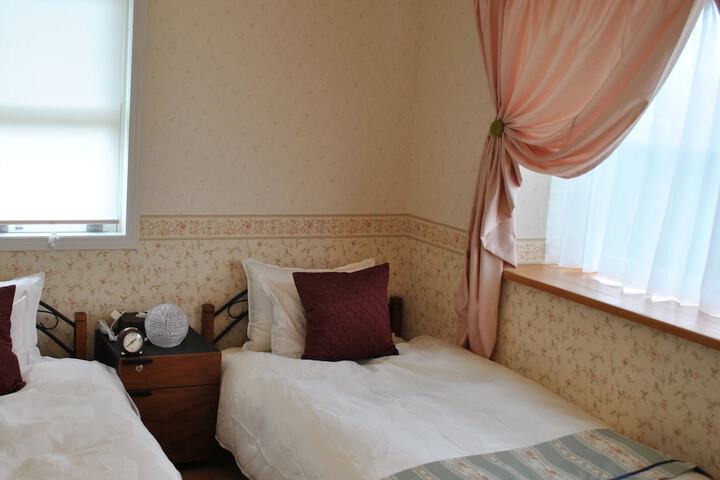 Room 4 of 45