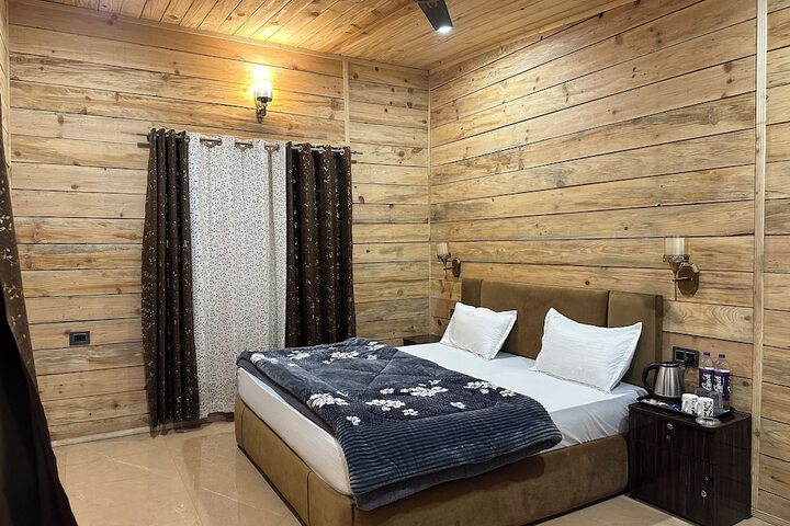 Room 35 of 69